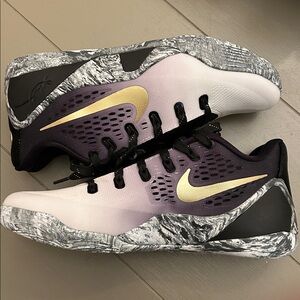 Nike Kobe 9 EM Low Protro